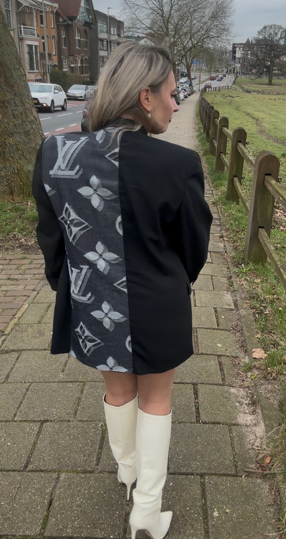 Blazer LV Logo